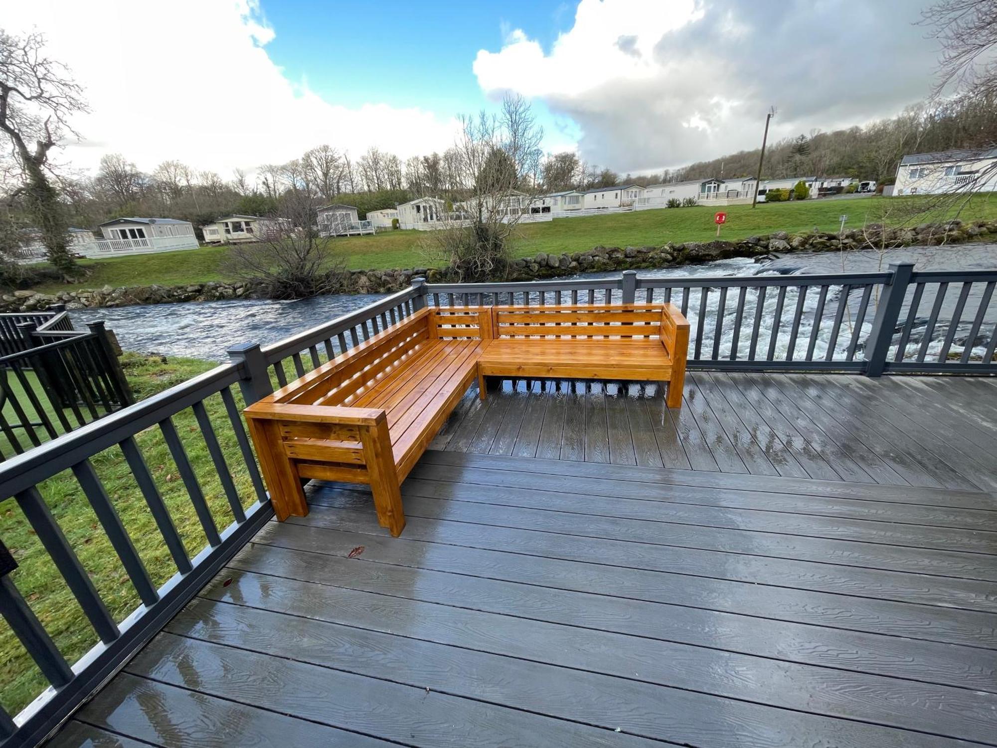 Stunning 3 Bed Riverside Cabin In Snowdonia Caeathro Exterior photo